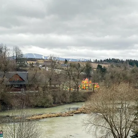 Riverfront شقة Bešeňová